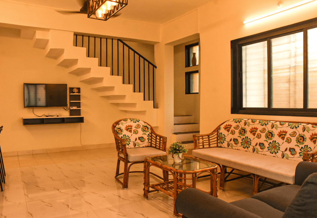 pet friendly reed field cottage in Kurul alibaug