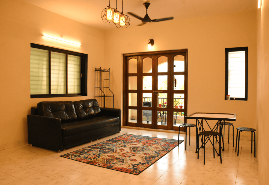 reed field cottage in alibaug