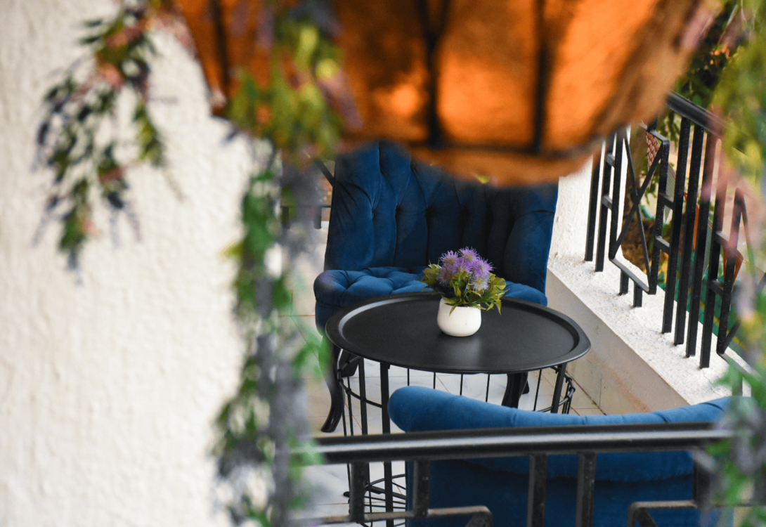 pet friendly red field cottage villa in alibaug