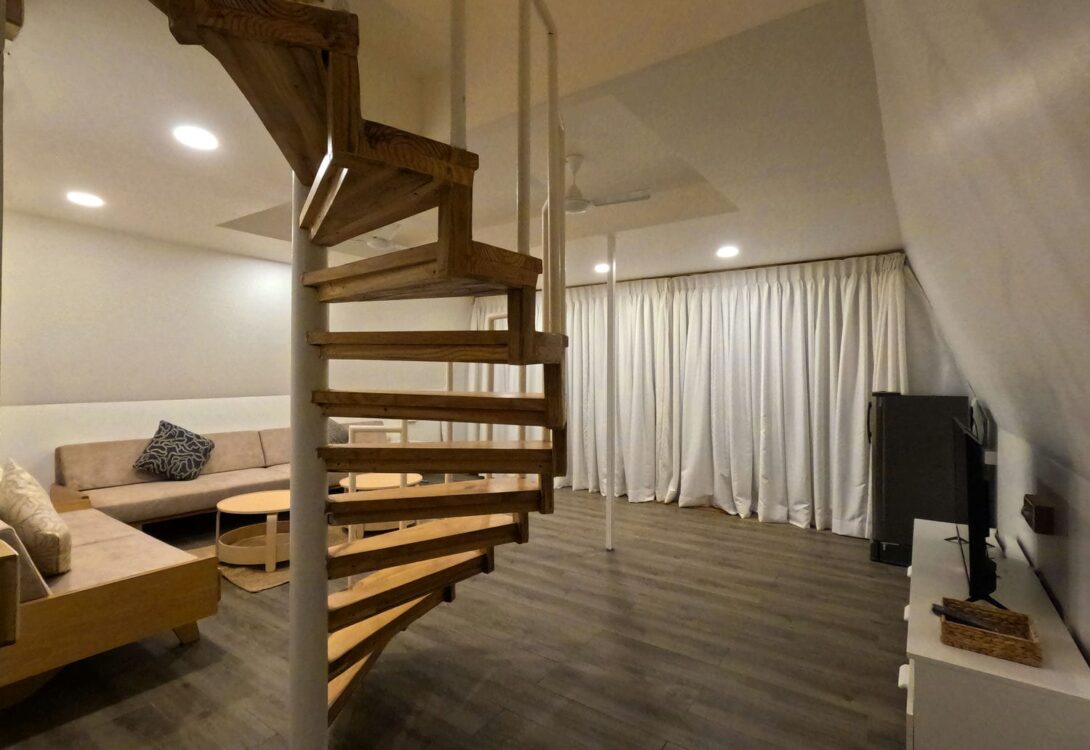 Best Luxurious triangular villa Awas alibaug