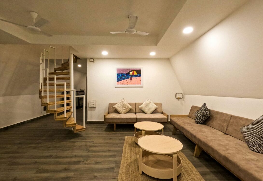 Best Luxurious triangular villa in alibaug