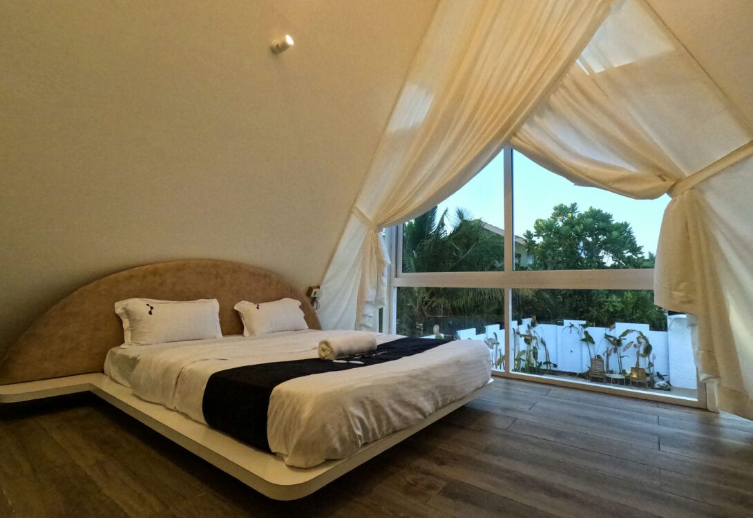 Top triangular villa alibaug