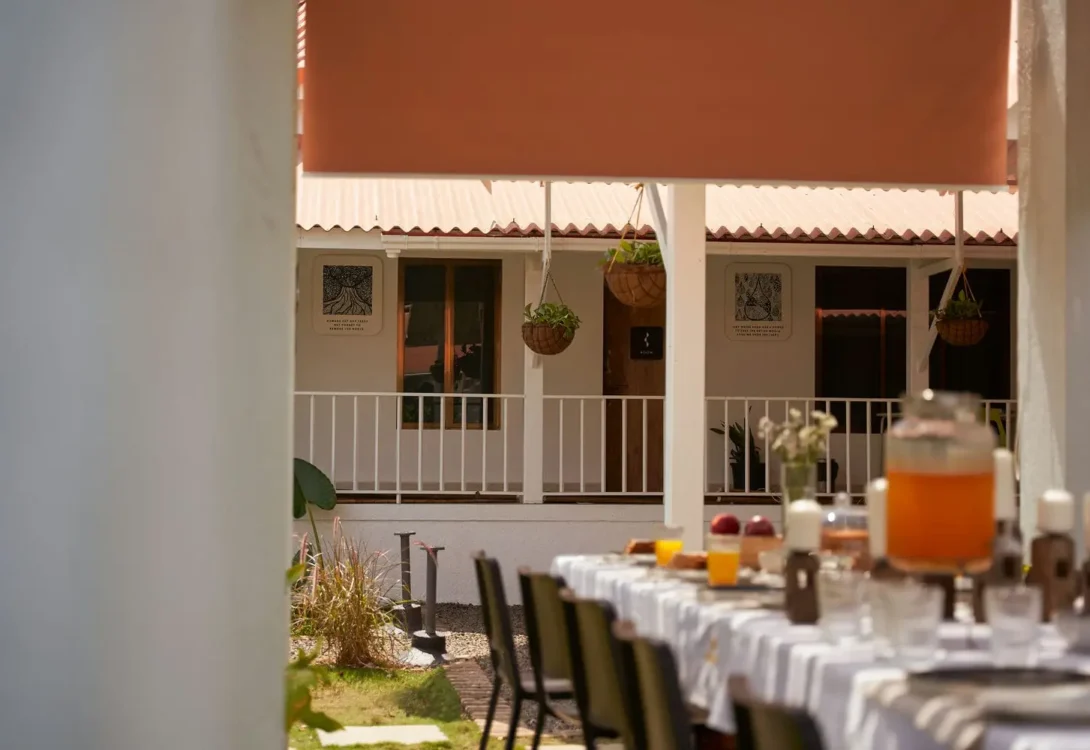 Indoor-outdoor dining concept