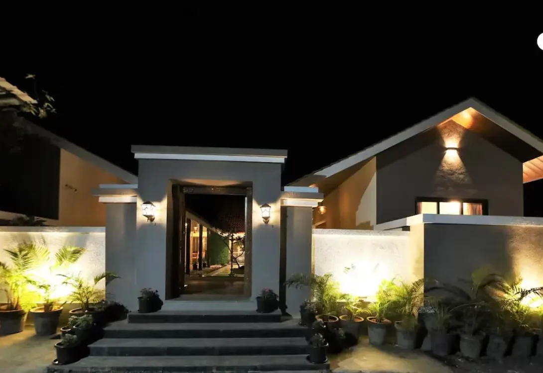 Lavish estate retreats Alibaug