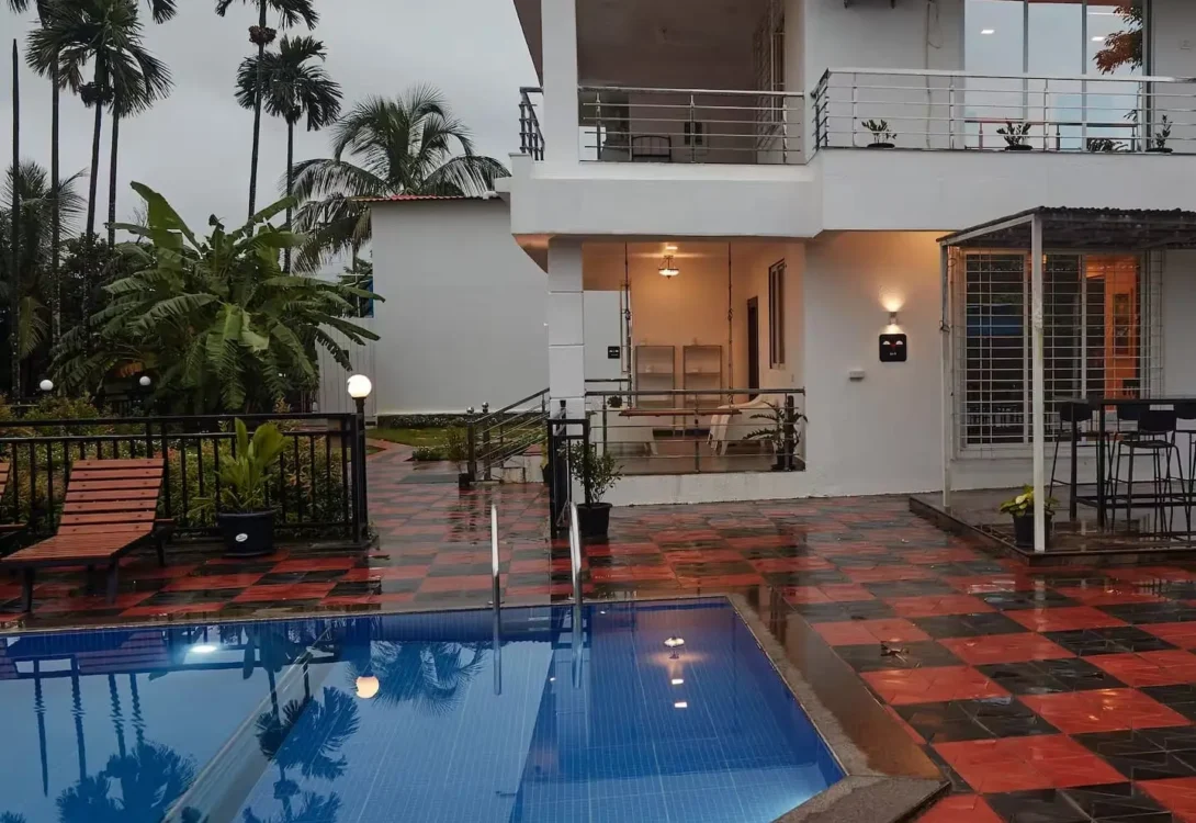 Noise-reduced villa interiors