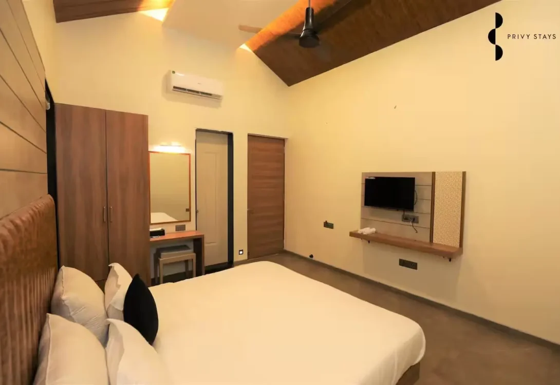 Sunlit bedrooms with bay windows