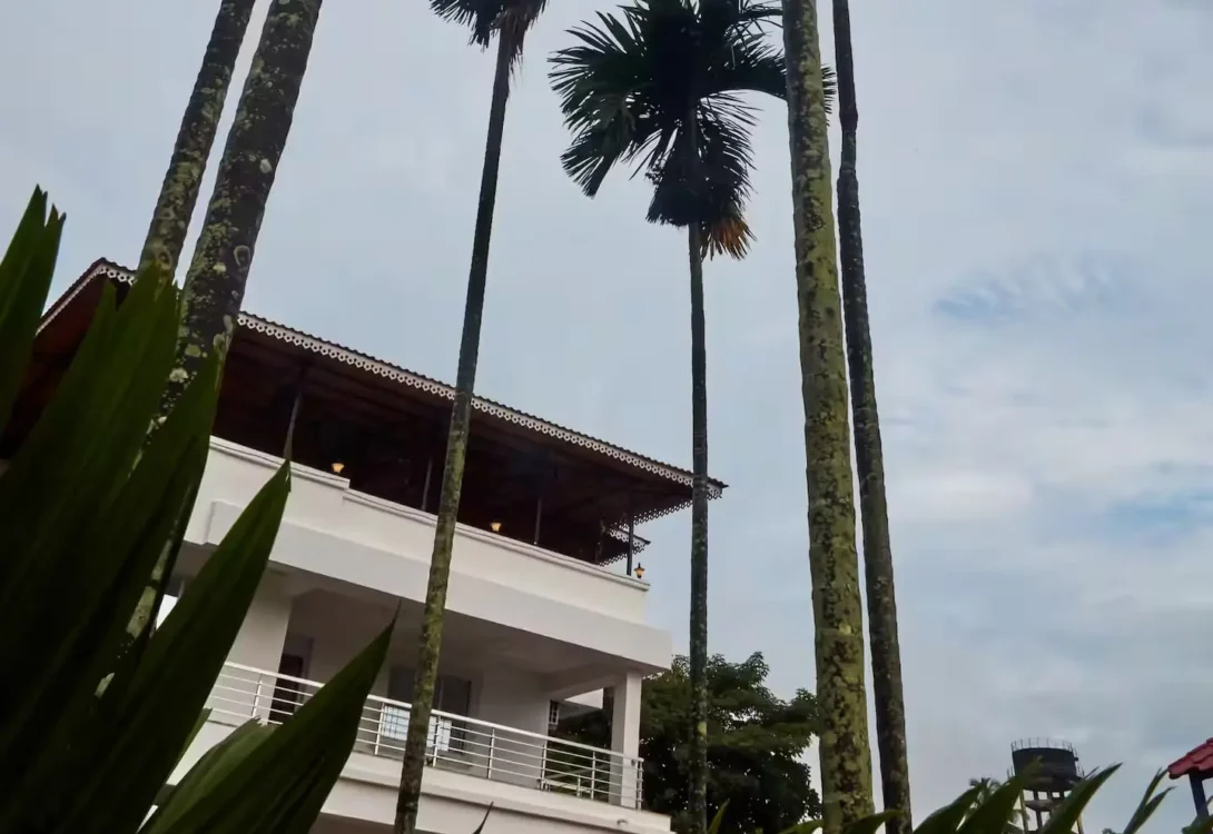 Villa with forest edge location