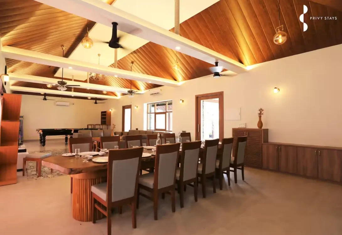 Villa with luxury dining pavilion