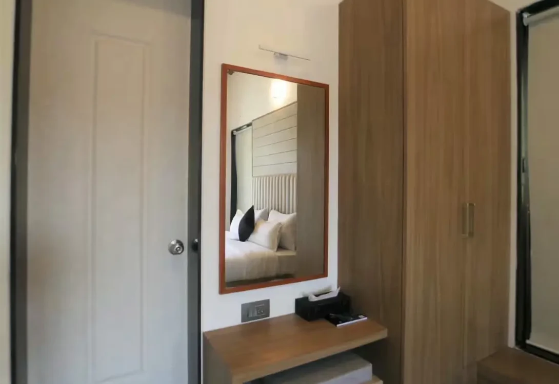 Villa with walk-in wardrobes