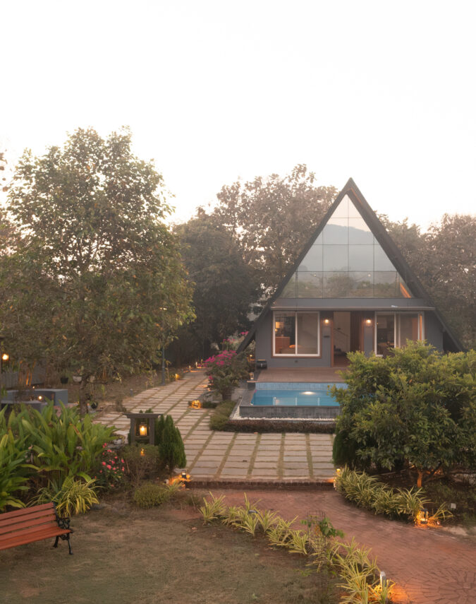 Private Luxury Cabin Villa in Alibag – Teakwood Villa
